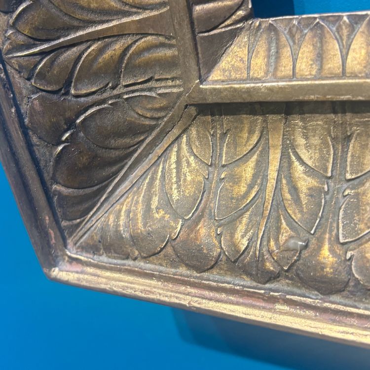 Antique 18th-century frame gilded with gold leaf, featuring a leaf motif in relief. Dimensions: 50 x 42 