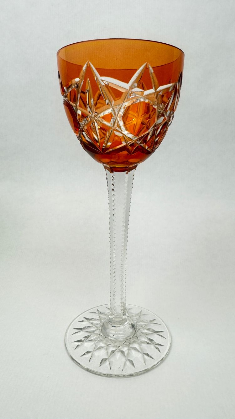 Suite de 5 verres anciens en cristal taillé doublé couleur 19 cm – Baccarat – Modèle S1136 – vers 1890