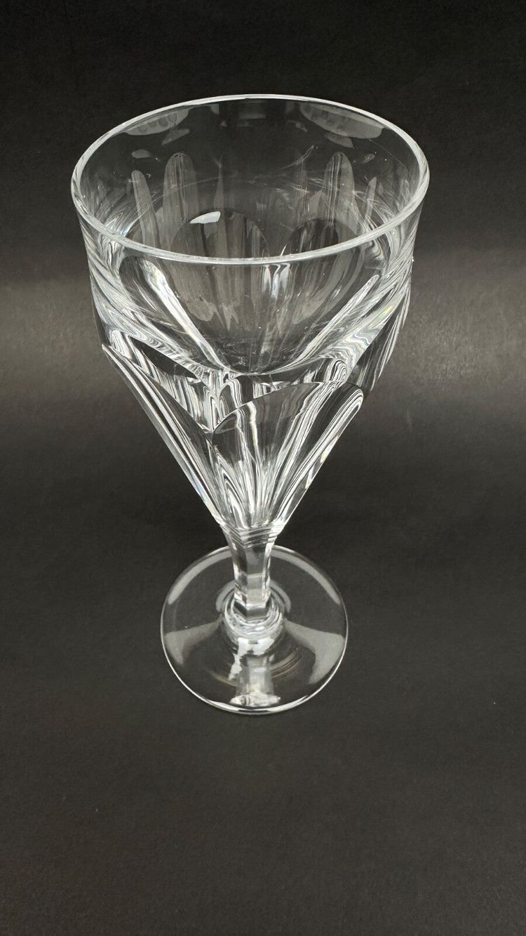 Baccarat, set di 9 flûte da champagne modello Duchesse De Dino