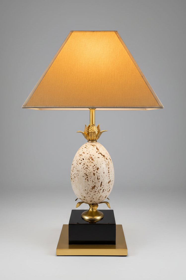 Lampe in Form eines Straußeneis aus Travertin