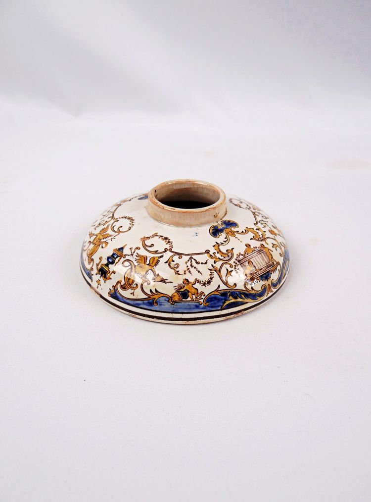 Gien earthenware inkwell with a Renaissance design, 1870–1875