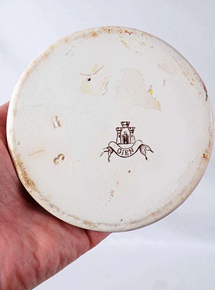 Gien earthenware inkwell with a Renaissance design, 1870–1875