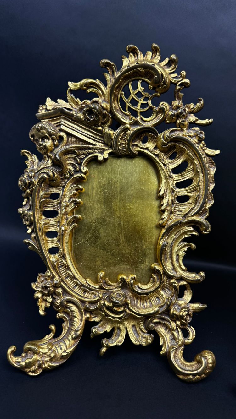 Pair of gilded bronze frames in the Louis XV style, late 19th century
