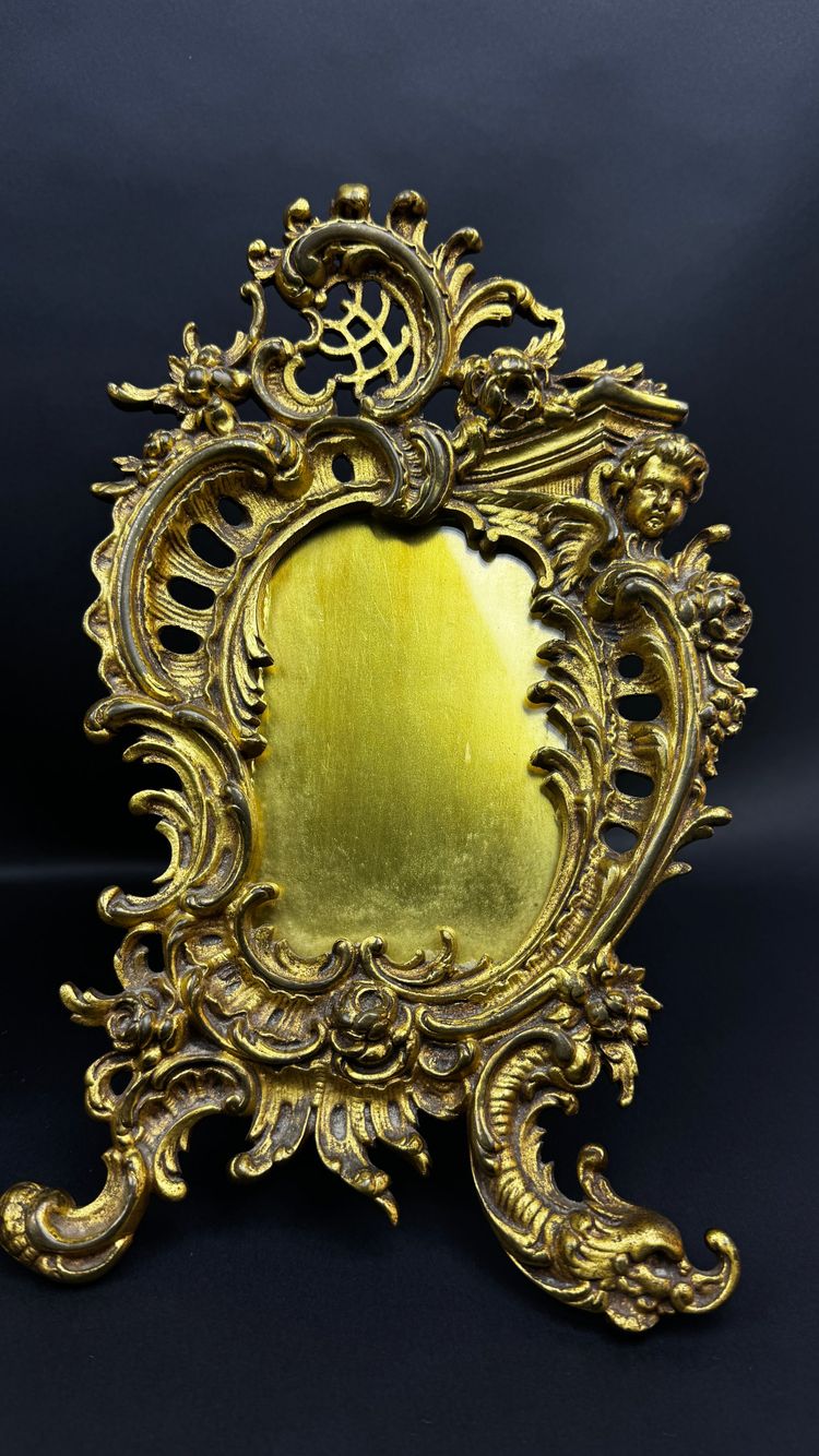 Pair of gilded bronze frames in the Louis XV style, late 19th century