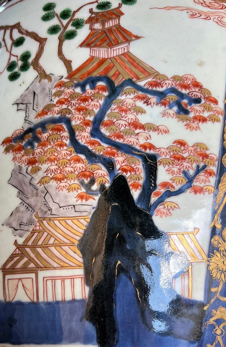 Exceptionnelle et monumentale potiche couverte japonaise en porcelaine d’Arita à décor Imari XVIII è