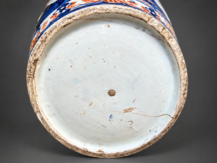 Exceptionnelle et monumentale potiche couverte japonaise en porcelaine d’Arita à décor Imari XVIII è