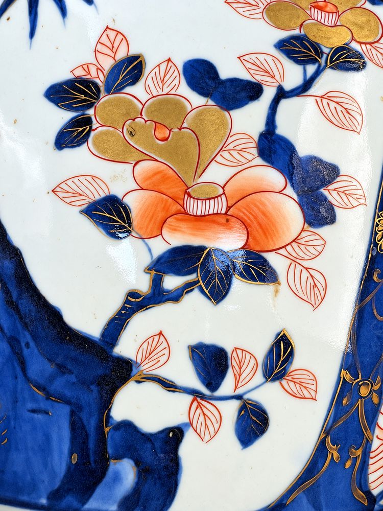Exceptionnelle et monumentale potiche couverte japonaise en porcelaine d’Arita à décor Imari XVIII è