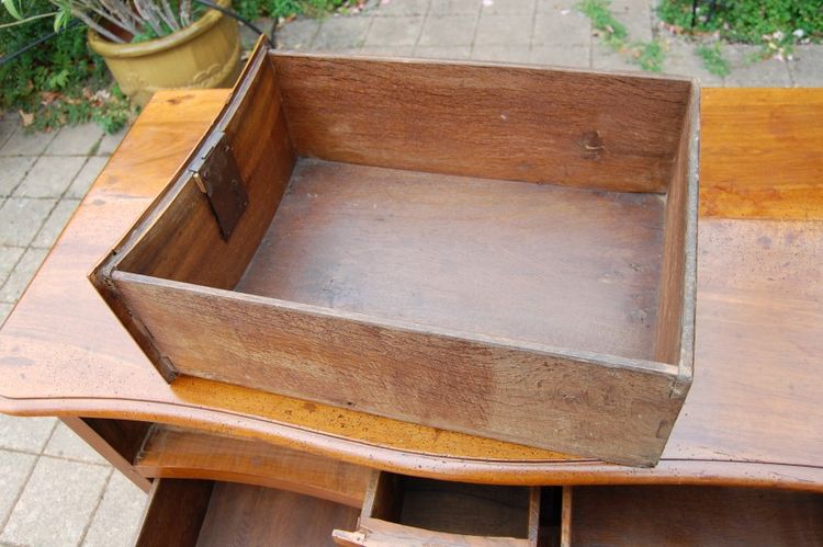 COMÒ PARIGINO d’epoca Luigi XV in noce del XVIII secolo