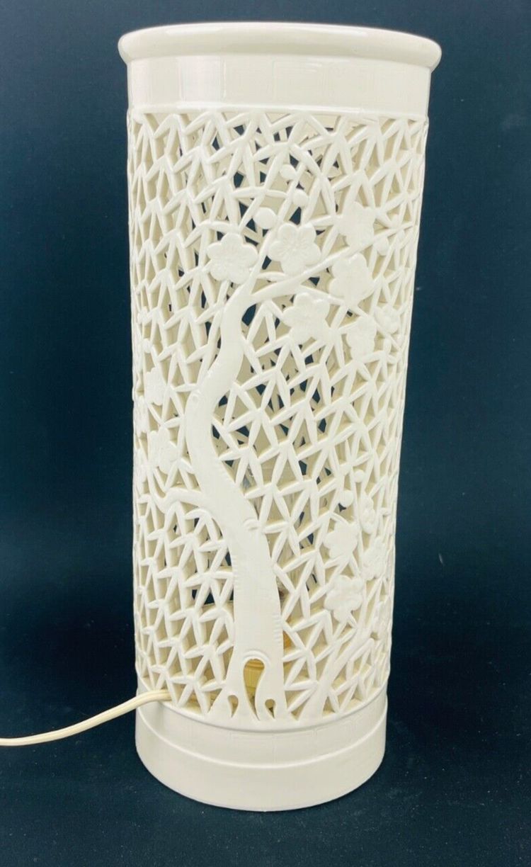 Blanc de Chine Porcelain Lamp