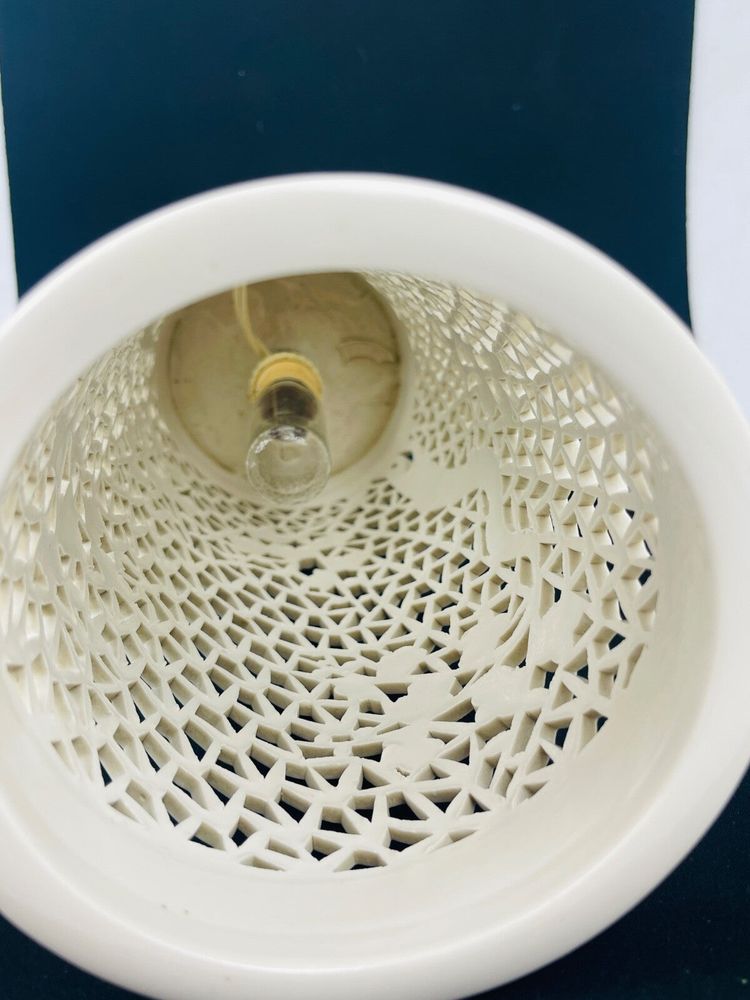 Blanc de Chine Porcelain Lamp