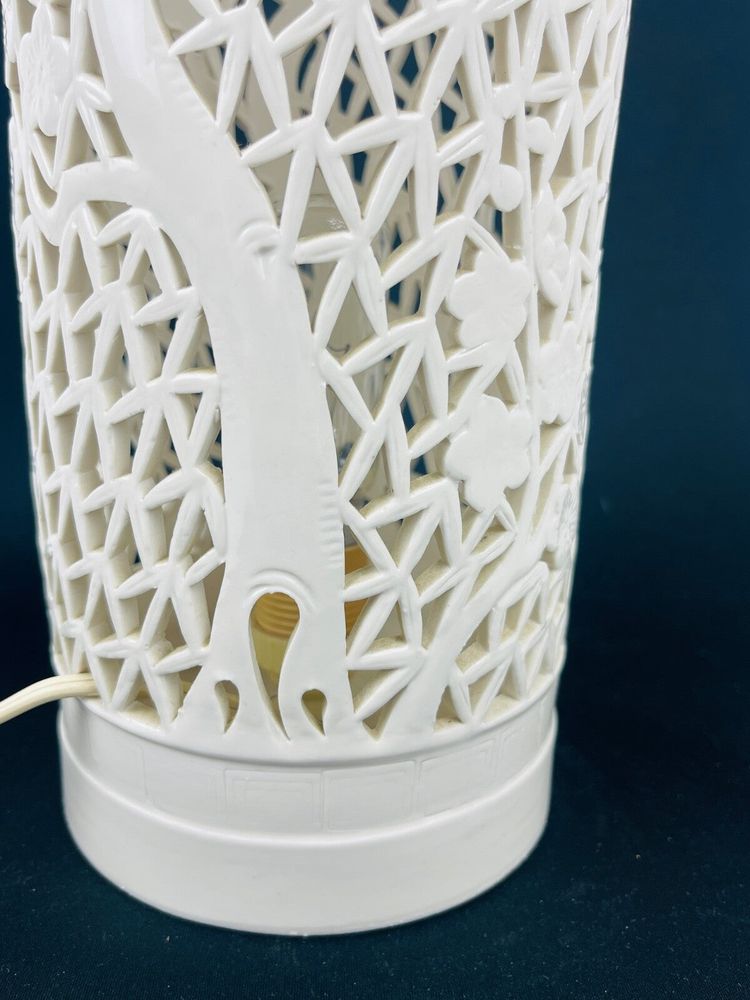 Blanc de Chine Porcelain Lamp