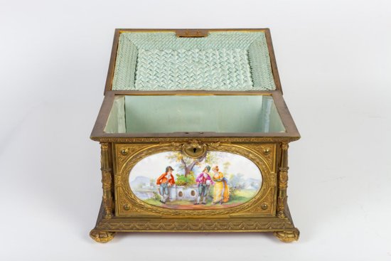 Box Forming Jewelry Box In Gilt Bronze Decorated With Porcelain Plates Napoleon III Period