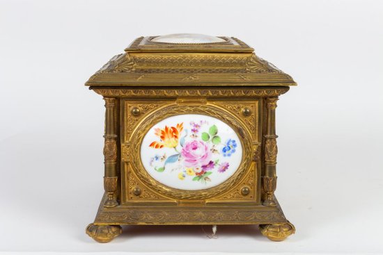 Box Forming Jewelry Box In Gilt Bronze Decorated With Porcelain Plates Napoleon III Period