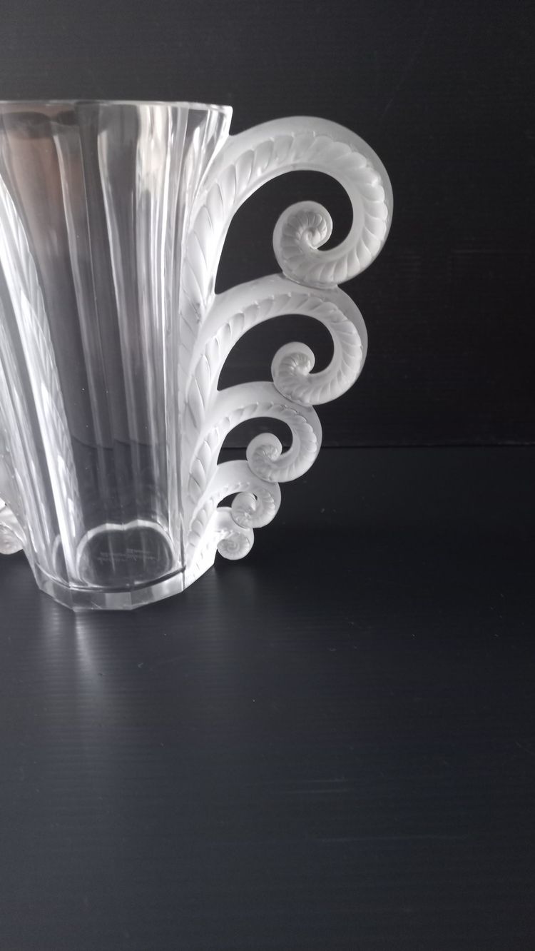 Lalique-Vase, Frankreich, Beauvais, 1 Sprung 