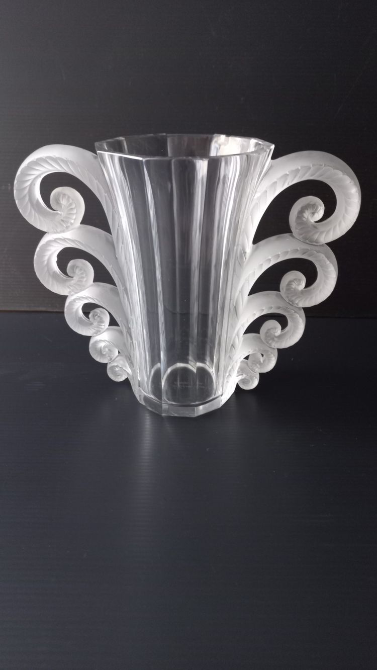 Lalique-Vase, Frankreich, Beauvais, 1 Sprung 