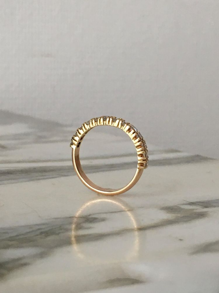 Amerikanischer Halb-Ehering aus 18-karätigem Gold mit Diamanten