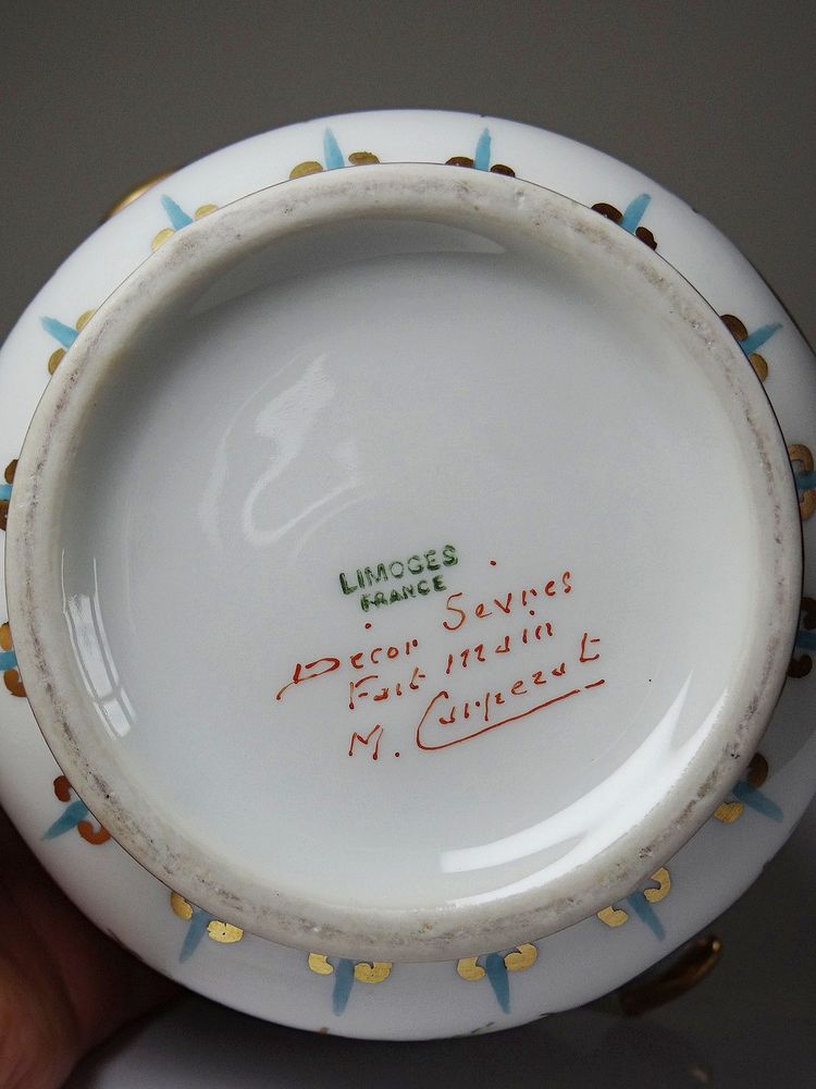 Vaso da fiori d'epoca in porcellana di Limoges dipinto a mano, M. Carpezat, 1900-1930