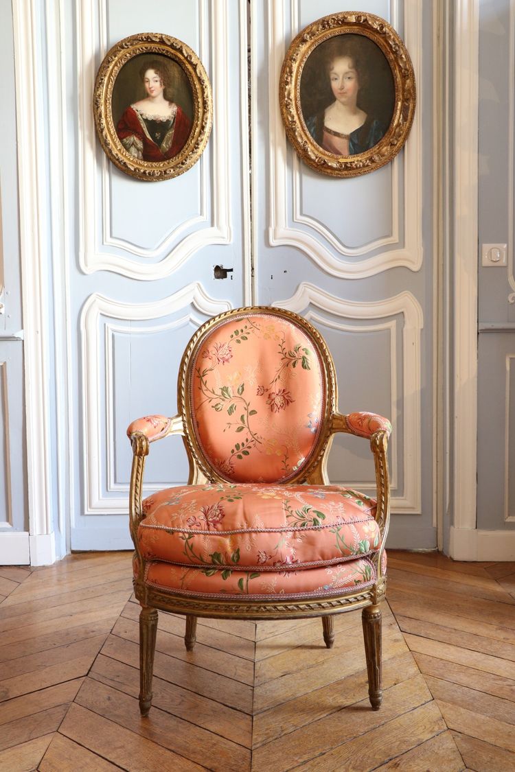 Ein Satz von vier Louis-XVI-Sesseln von Nadal l'Ainé