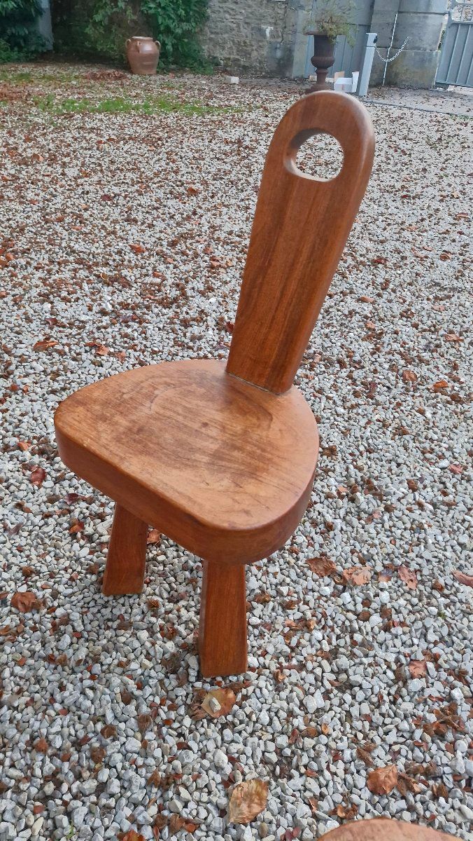 Wohnzimmer im brutalistischen Stil
