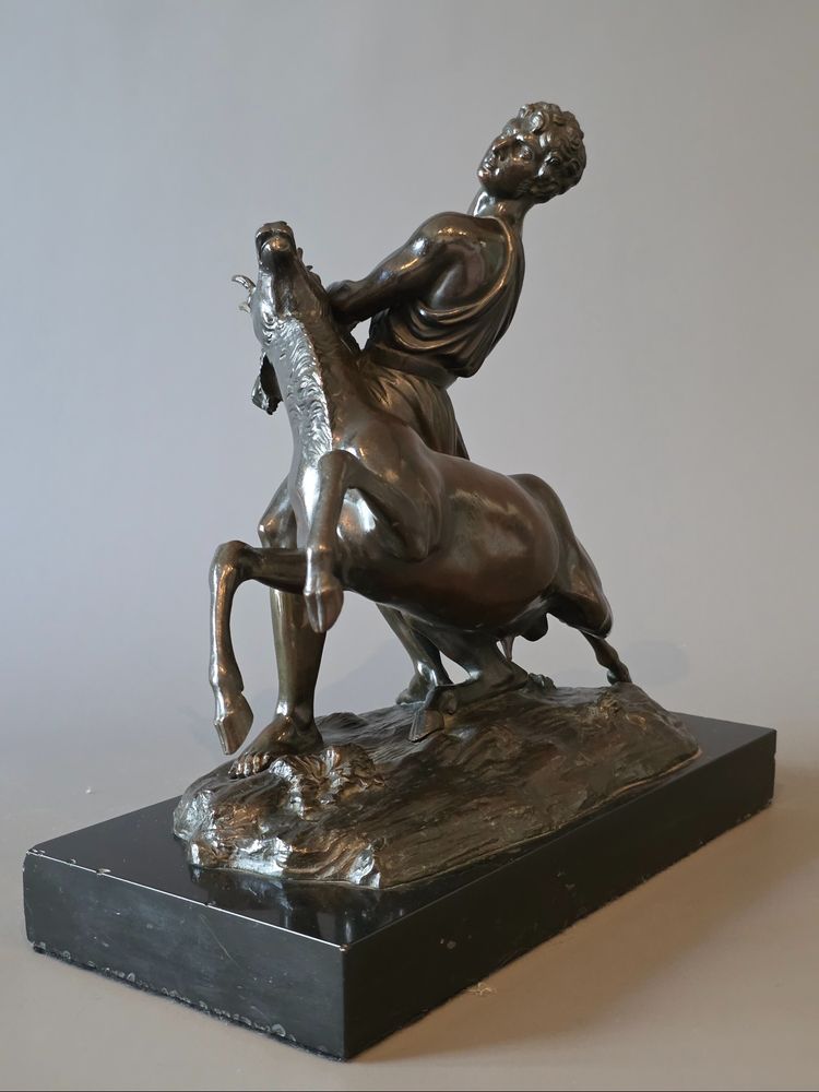 Ercole e la cerva di Cerinia, raro bronzo del XIX secolo. 