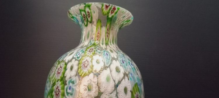 Murano-Glasvase mit Millefiori-Motiven