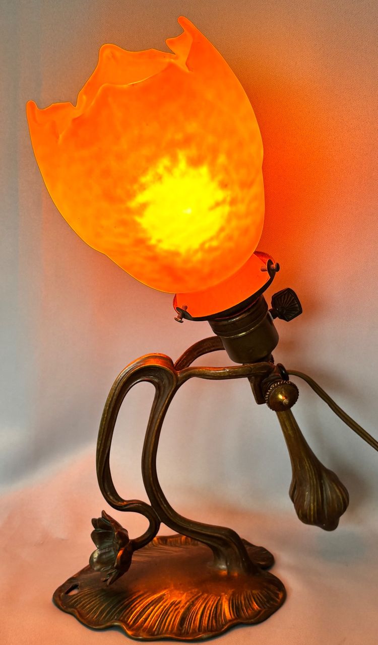 Lampada in bronzo < N> Tulip DAUM, fine XIX - inizio XX secolo 