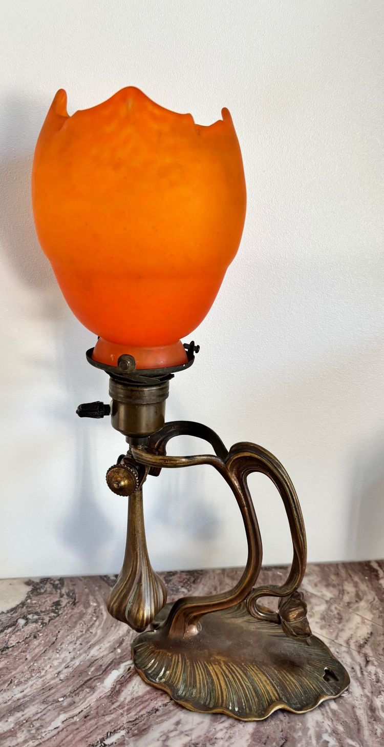 Lampada in bronzo < N> Tulip DAUM, fine XIX - inizio XX secolo 