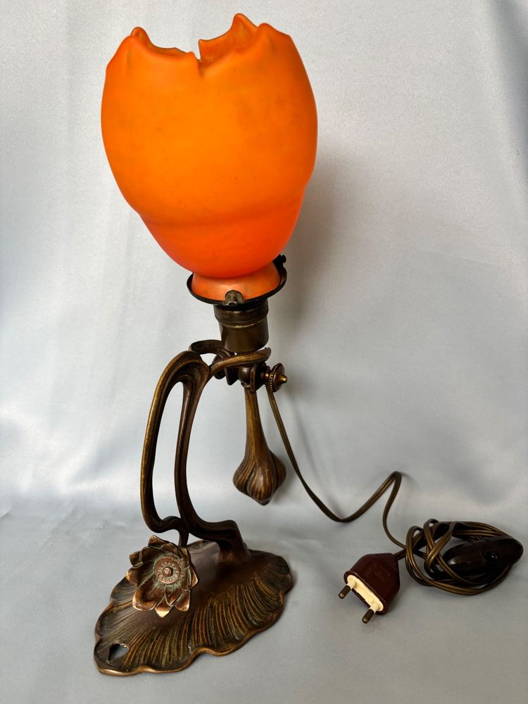 Lampada in bronzo < N> Tulip DAUM, fine XIX - inizio XX secolo 