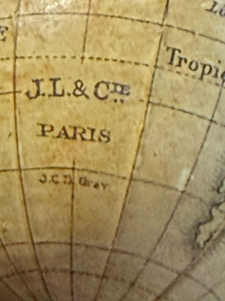 Petit globe terrestre