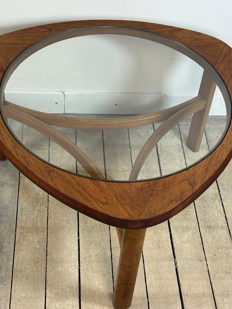 Table basse Tricester par Nathan en teck et vitré 1970