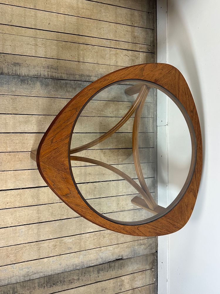 Table basse Tricester par Nathan en teck et vitré 1970