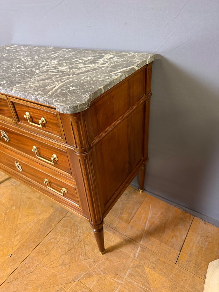Commode Louis XVI XIXème en Noyer