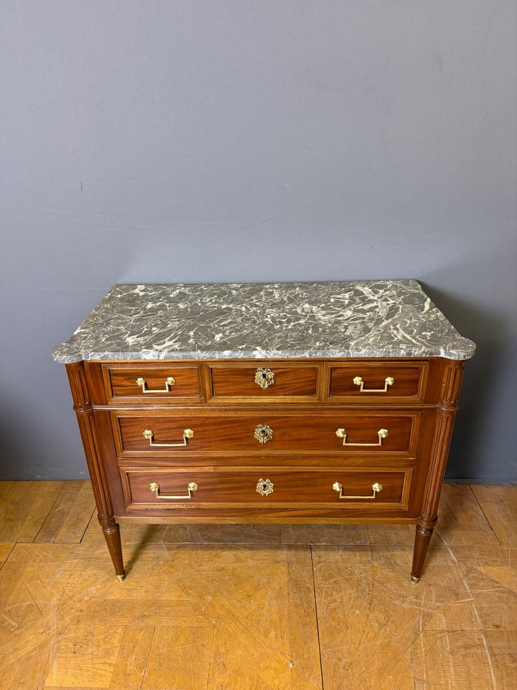 Commode Louis XVI XIXème en Noyer