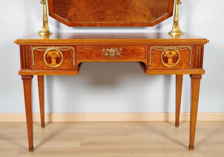 Louis XVI-style dressing table in mahogany, Amboina burl, and gilded bronze, circa 1900