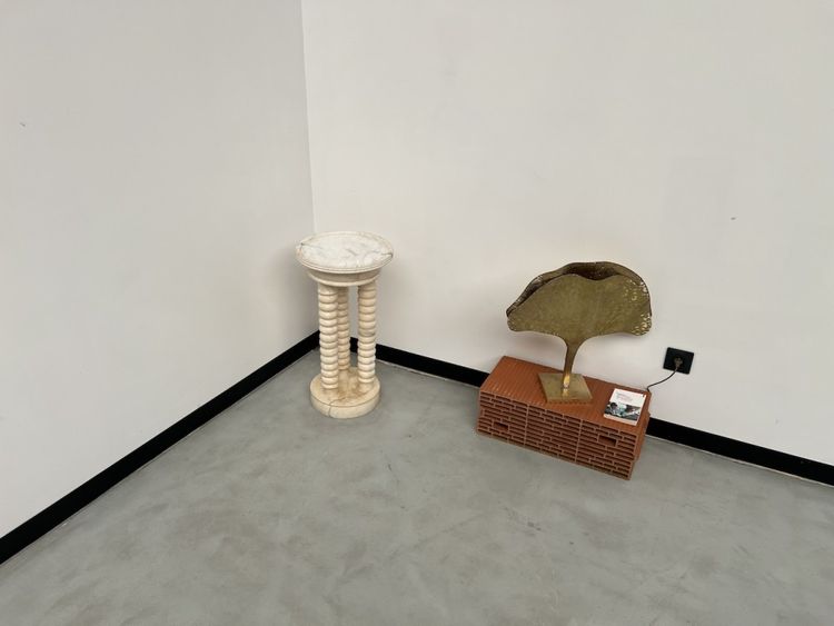 3-column marble bench, circa 1970