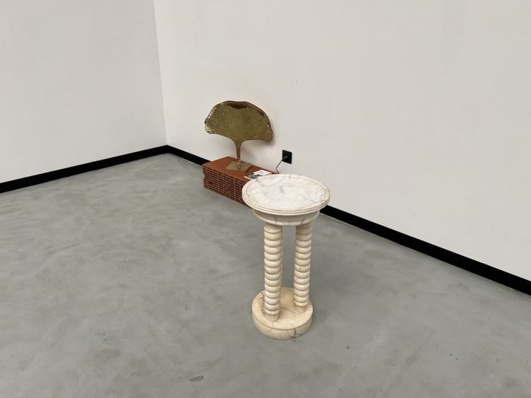 3-column marble bench, circa 1970