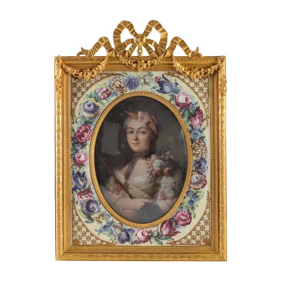 Large Enameled Gilt Bronze Frame with Floral Décor, with an Elegant Girl Décor. Napoleon III period