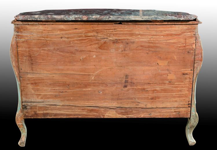 Ébénisterie vénitienne du milieu du XVIIIe siècle commode