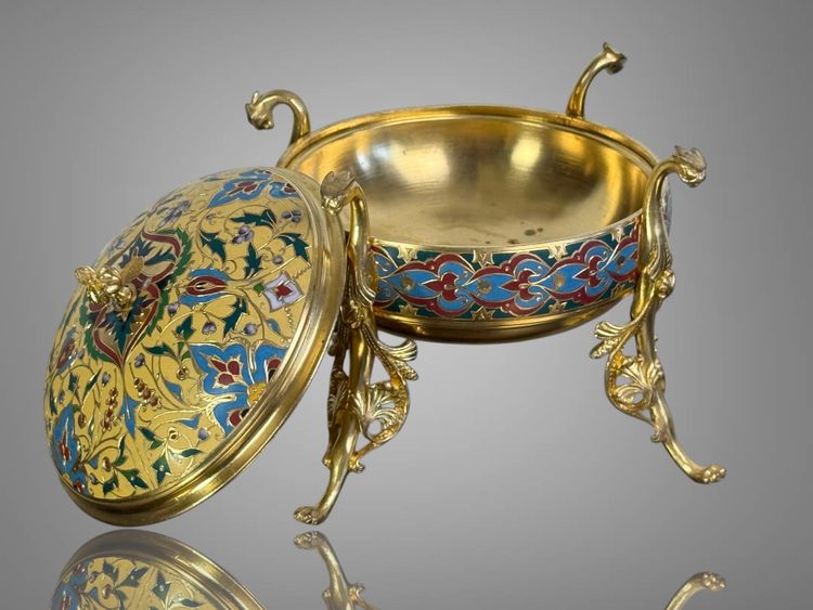 GILDED BRONZE BONBONNIERE WITH POLYCHROME ENAMEL, SIGNED F. BARBEDIENNE, circa 1880