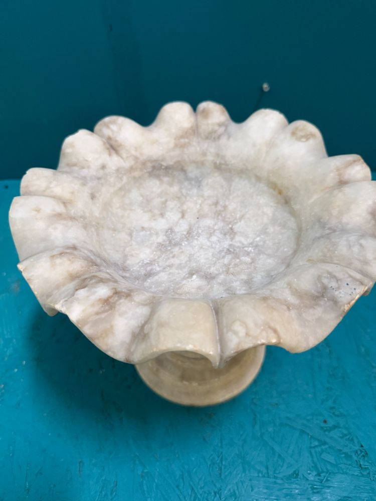 Centre de table en marbre du XIXe siècle, 20 x 24 cm