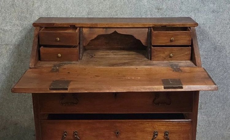 Solid Walnut Chest-Desk with Drop-Down Top – 18th Century – Double Lock