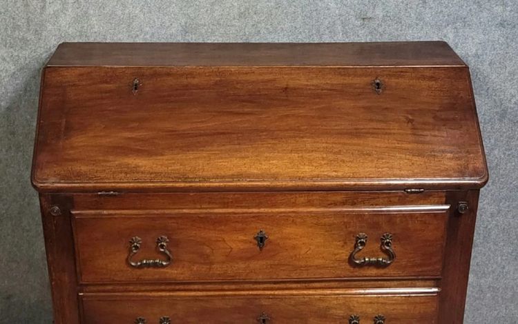 Solid Walnut Chest-Desk with Drop-Down Top – 18th Century – Double Lock