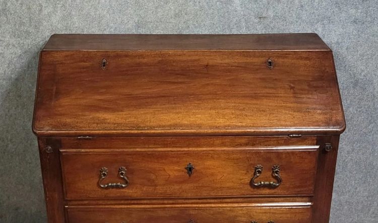 Solid Walnut Chest-Desk with Drop-Down Top – 18th Century – Double Lock