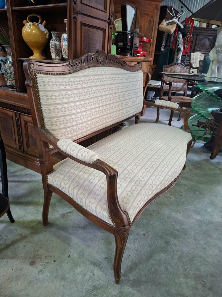 Carved walnut bench – Louis XV style – 19th century 