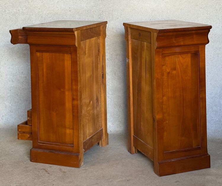 Pair of modern nightstands