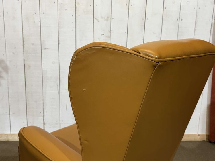 Paire de fauteuil anglais à oreilles des années 1980 en cuir 