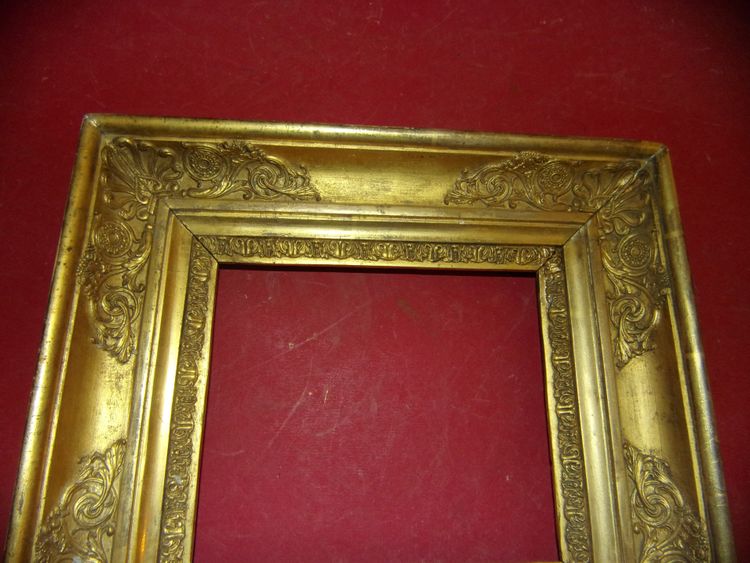 Cadre époque 19ème, en bois doré.