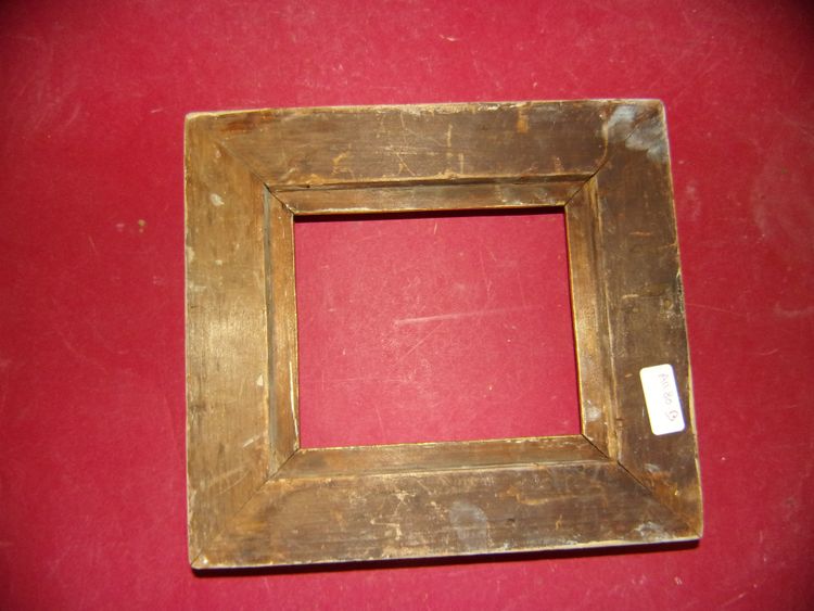 Cadre époque 19ème, en bois doré.