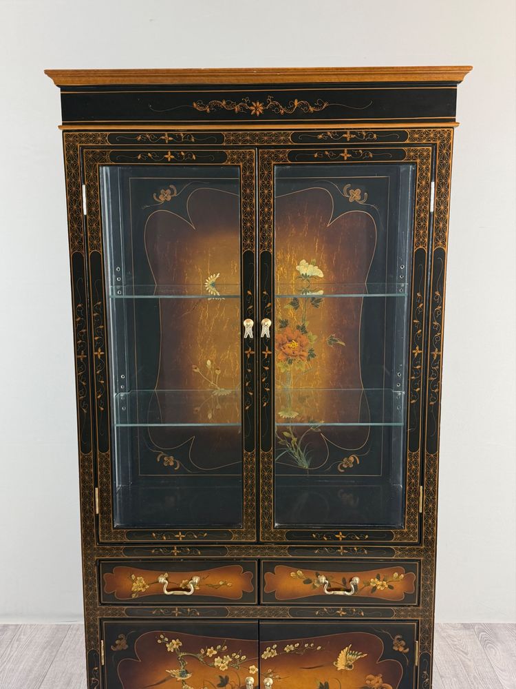 Vitrine chinoise laquée à décor floral et d’oiseaux, XXe siècle