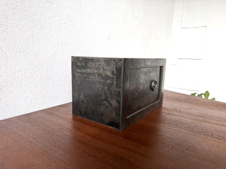 Piccola cassaforte d'epoca in acciaio, 1900-1920 circa